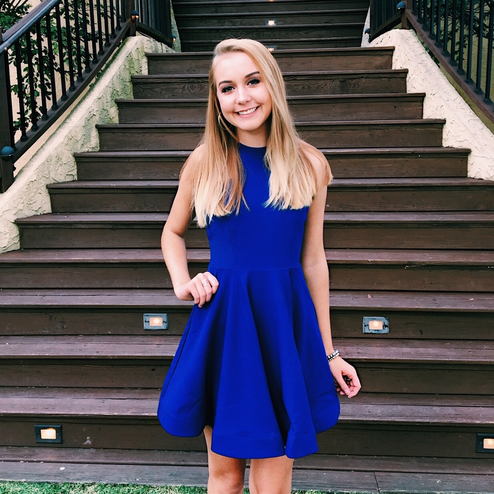 Meet your Posher, Hillary